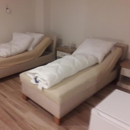 Turisticka Ubytovna Hotel Divény Kültér fotó