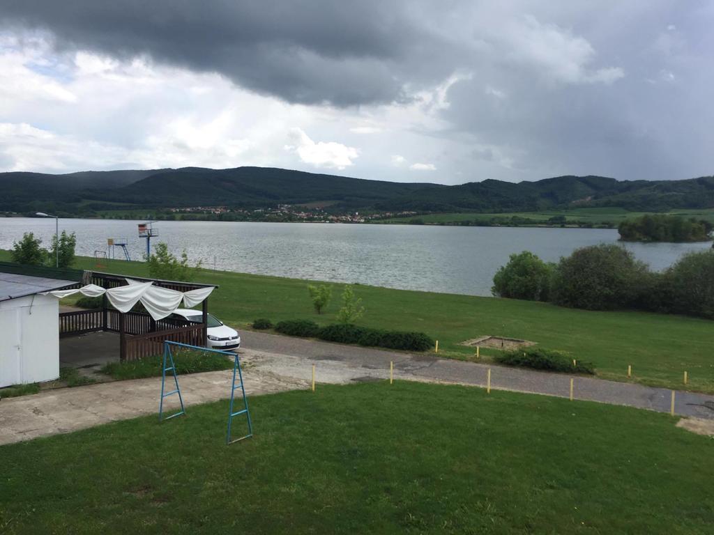 Turisticka Ubytovna Hotel Divény Kültér fotó